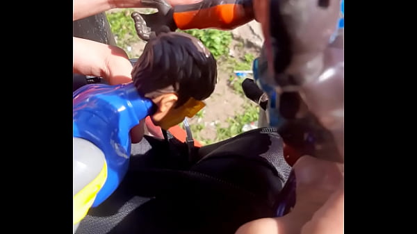 Brinquedo novinho Max steel &eacute; fodido por amigo dotado depois das aulas 