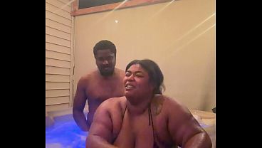 Faded tryna fuck in the hot tub