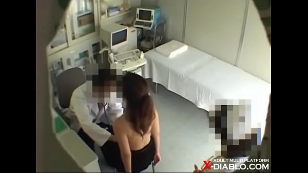 Play MP4 - そこそこ美乳の23歳金髪ギャル・接客業アカネさん