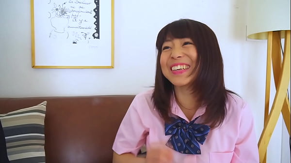 再婚相手の連れ子との同居生活での出来事。いい年頃の女子校生でその年代ならではの無防備さ。ちらちらと視界に入ってくるパンチラに理性を揺さぶられてついに手を出す義父。まさか新しい父親に犯されるとは思っていなかった娘。 thumbnail