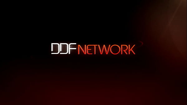 Foot fetish encounters a russian glamour babe's lovely toes 