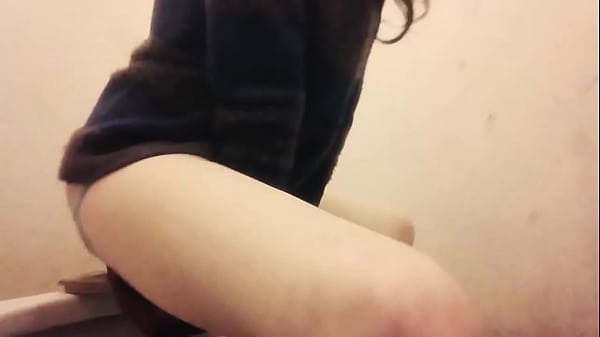 Sahori Moon culonaen el baño