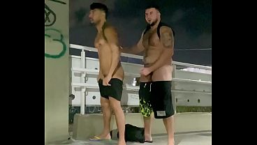 Colega de trabalho me macetou no viaduto Colega de trabalho me macetou no viaduto