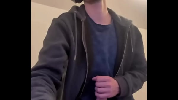 Nonton Game On... Et Plus Encore ! Casque De Gaming Sur La T&ecirc;te, Joystick Dans Une Main... Mais L&rsquo;autre Mane... thumbnail