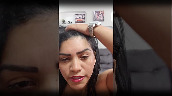 Fodendo com meu marido e mostrando minha buceta gozada pro meu amante