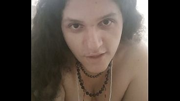 Latina trans no banho punheta 