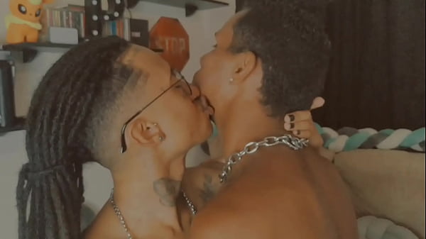 Meu amigo Patrick Jesus fode meu cu deixando ele todo arrega&ccedil;ado com sua pica enorme 