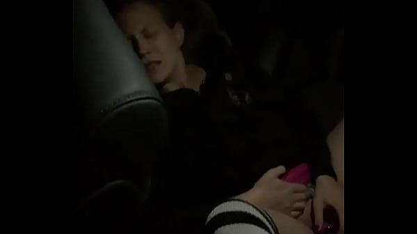 Play MP4 - Backseat masturbation