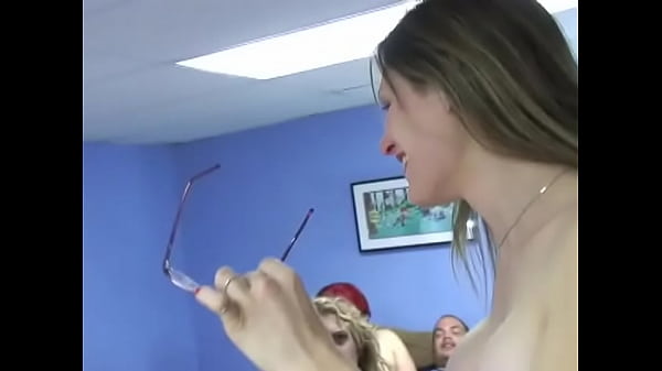 Play MP4 - Sexy girl bend over to ride boyfriends cock on the bed