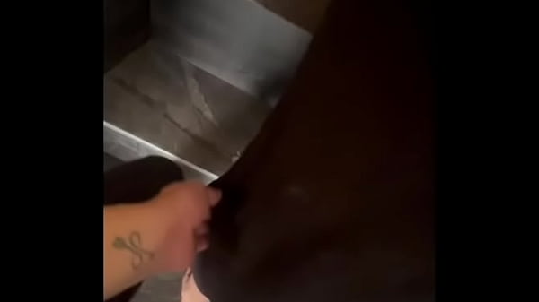 Nonton No Se Aguanta Y Termina Cogiendome En El Ba&ntilde;o Super Rico thumbnail