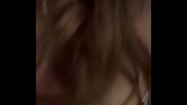 Play MP4 - NO SE AGUANTA Y TERMINA COGIENDOME EN EL BA&Ntilde;O SUPER RICO