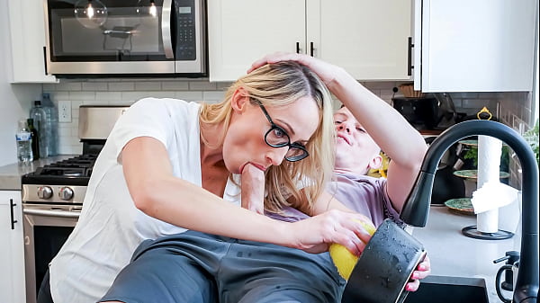 New Home Tenant Can Freeuse His Homeowner s Wife Anytime He Wants Momslave