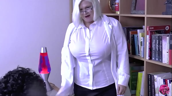 Play MP4 - LACEYSTARR - Dr&period; Lacey Meets a Shy One