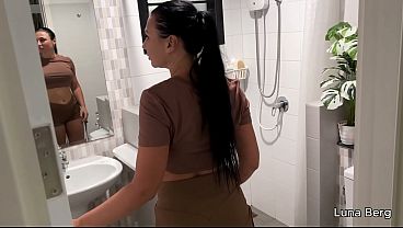 Nonton Horny Step Sister Fucked In The Shower And Covered In Bed thumbnail