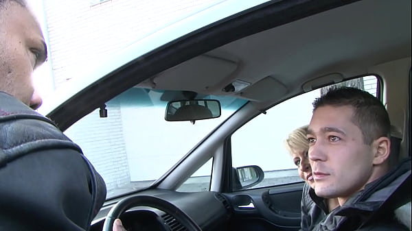 Nonton Blonde Enjoying Two Dick In Her Pussy thumbnail