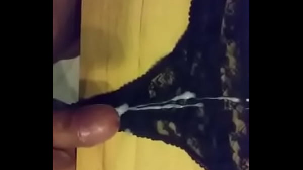 Devora y su amigo del twiter sac&aacute_ndose la leche