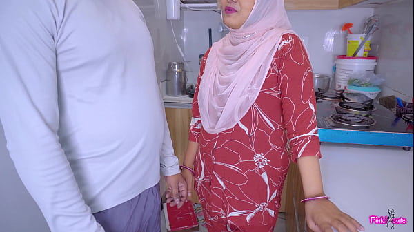 Nonton 18 Muslim Hijabi Stepsister Fucked By Bhaijaan In Kitchen, And She Take Hot Cum In Her Hairy Pussy With Hindi Audio. thumbnail