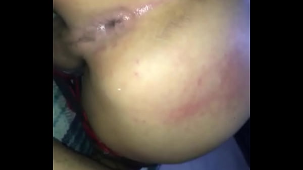 Me como la verga_de mi amigo maduro a centones y_me rompe_el culo_a nalgadas