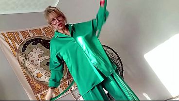 Aimee is a beautiful mature onanist and cocksucker .!. )))