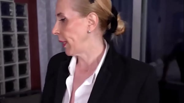 Le pego alto garche a la MILF que se le paro el coche 