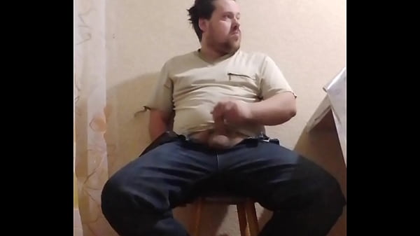 Play MP4 - A fat gay man sat down on a chair to masturbate his little cock