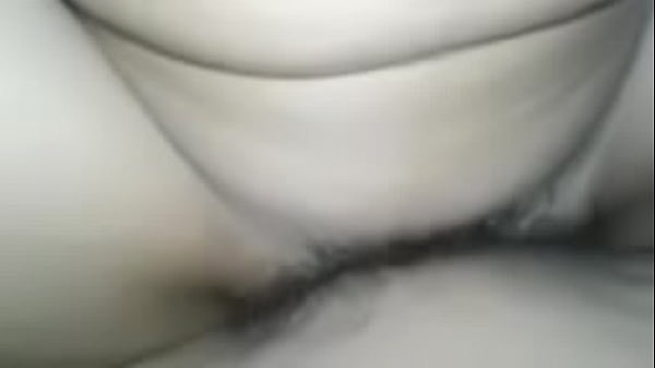 แหกหีสาวสวยหีใหญ่แตดขาวเนียนน่าเย็ดแตดเย็ดหีเธอจนน้ำแตกเต็มรูหี 