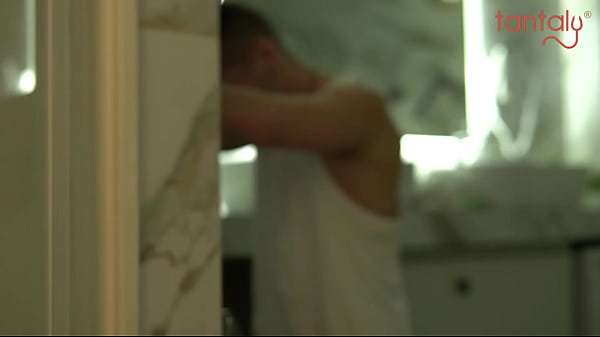 Nonton Threesome With A Blonde And A Tantaly Doll thumbnail