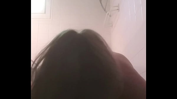 2024 10 04 esclave f la l&eacute;cheuse suceuse 