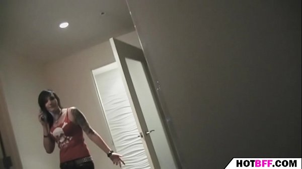 Play MP4 - lesbian college party