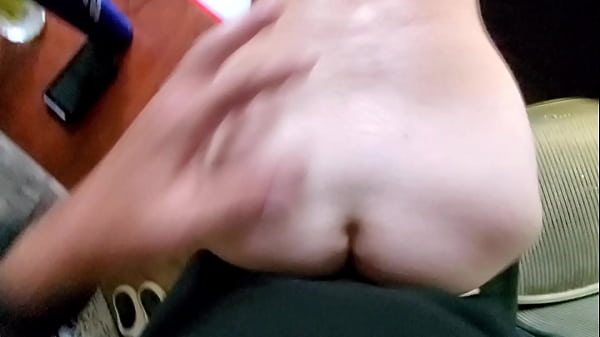 Play MP4 - Wife fucks husband's friends