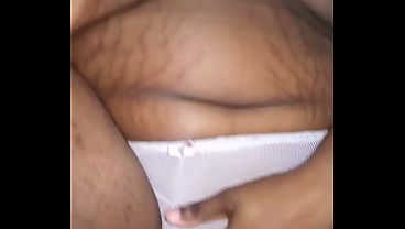 Gordita mani&aacute_tica de co&ntilde_o cremoso y apretado