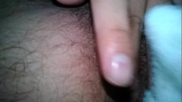 Me Masturbo Con Un Plumero thumbnail