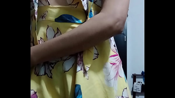 Play MP4 - VIRGIN TEENS18 &period; I wear a dress without underwear to go to university&period; carelessness