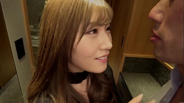 あらゆる箇所を舐めまわす超絶舌テク！！色白美肌のムニュムニュ美尻！！ thumbnail