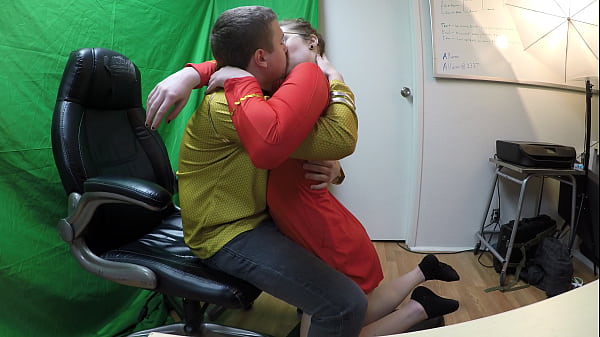 Play MP4 - Gigi Breeze Star Trek Blowjob LEFT 1