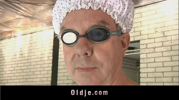 Play MP4 - Sweet redhead teen sucking old cock at the pool