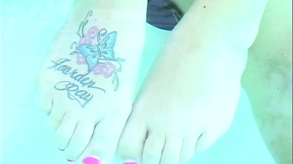 Nonton Float Me - Introduction thumbnail