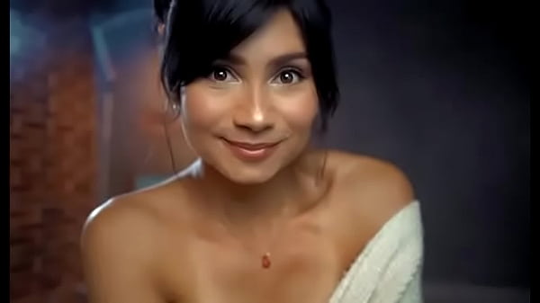 Nonton Alejastorm Y Sus Suaves Y Hemosos Hombros En L&iacute;nea thumbnail