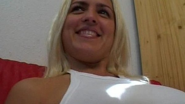 Busty amateur girlfriend sucks and fucks 