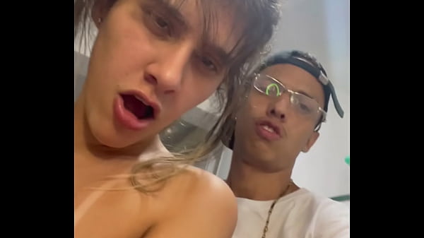 Nonton Peguei Ela No Flagra Tomando Banho E Cair De Boca Na Buceta thumbnail