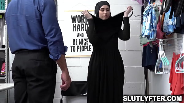 Security officer justin magnum ordering delilah day to pleasure his cock