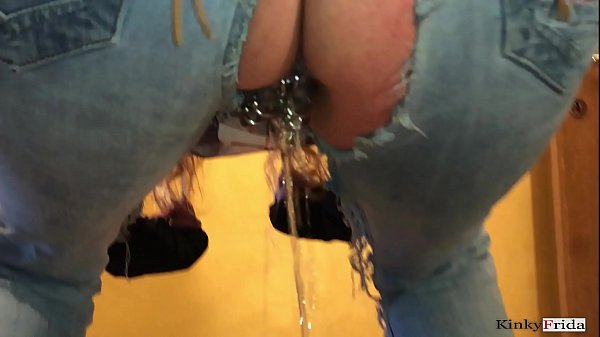 Pissing Compilation thumbnail