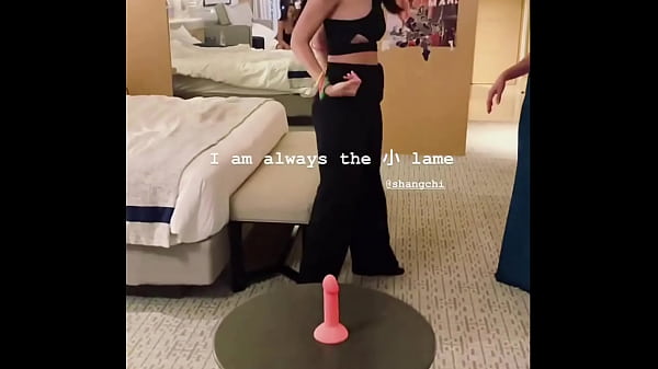 Nonton Sg Melody Sit Wai Yee Practising On Dildo Before Hen Party thumbnail