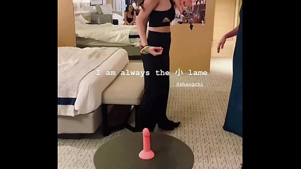 SG melody sit wai yee practising on dildo before hen party 