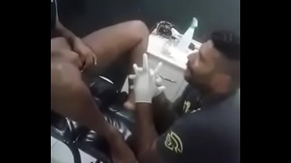 Morena puta colocandopirsing