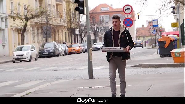 Play MP4 - Boyfun - Pizza Delivery Leads To Bareback Fuck