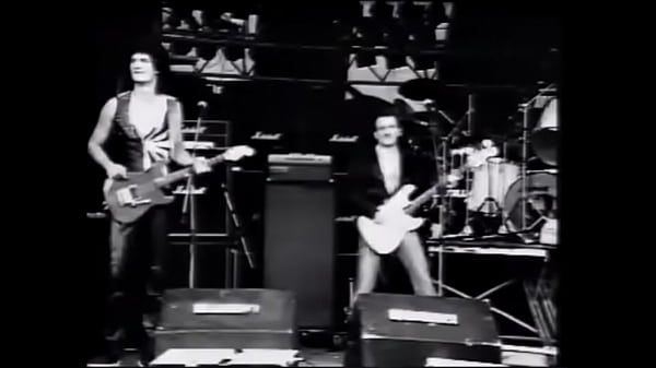 Nonton Metal Hammer thumbnail