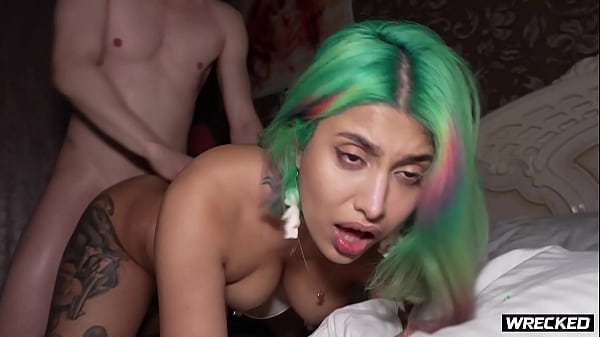 Play MP4 - He Destroyed Her Pussy On A First Date