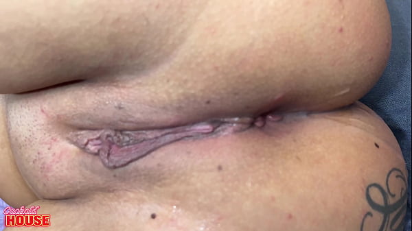 Novinha casada numa suruba com sexo anal na Cuckold House 