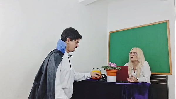 Dracula Em Fodi A Professora Particular thumbnail